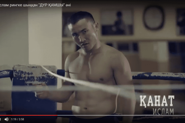 Жас жігіттерге мастурбация жасайтын жетілген әйелдердің порно видеолары