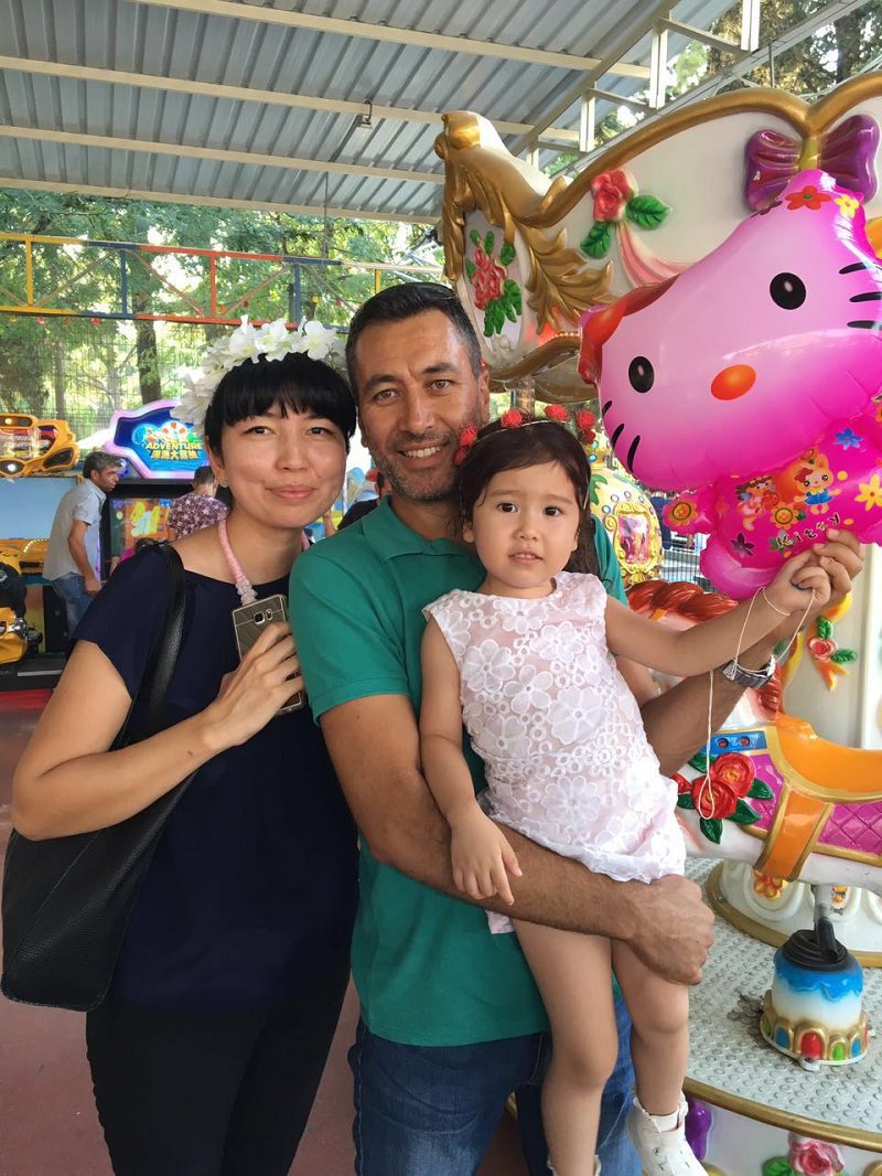 Қара теңіз жағасында жалаңаш