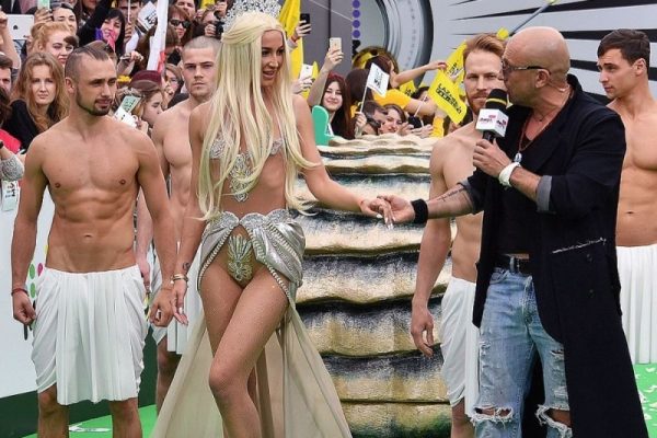 Мелани Иглесиас порно фотосуреттері