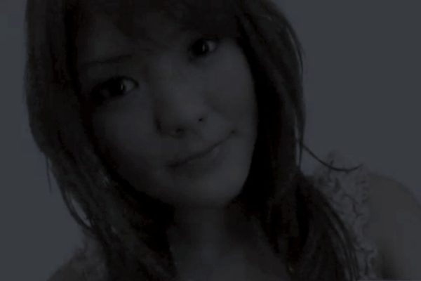 труси киімі жоқ, қолшатырсыз жігіттер