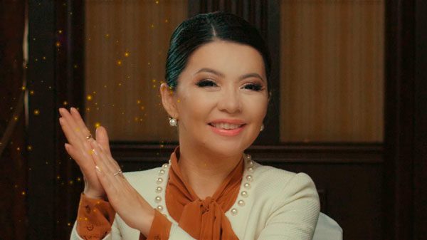 Жігіт ит стиліндегі жетілген әйелді трахает