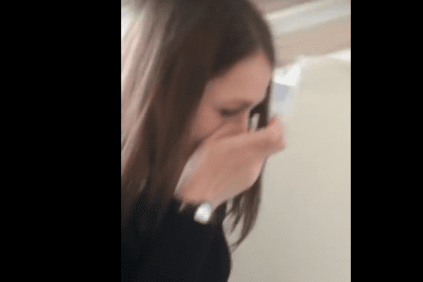 Пойыздағы 80-ші жылдардағы порно Юбка астындағы киска бейне