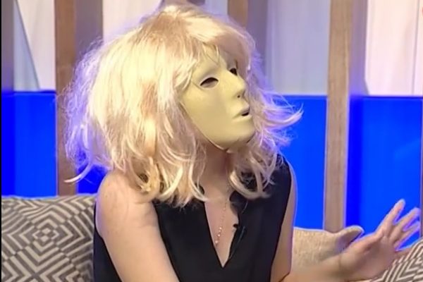 Жезөкше жұмыс істейді (фото) Жезөкше жұмыс істейді (фото)