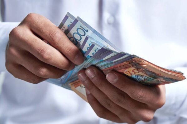 Юбка астындағы бишілер